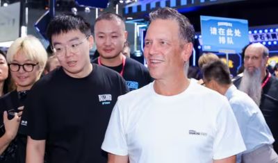 Филипп Спенсер - Сара Бонд - Фил Спенсер поиграл на «пиратской Windows»? Геймеры заметили его на ChinaJoy 2025 - gametech.ru - Китай