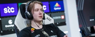 rue достиг отметки в 16 000 MMR - dota2.ru