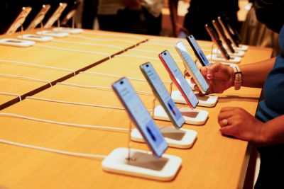 Индия требует от Apple и Samsung раскрыть исходный код операционных систем - playground.ru - Индия