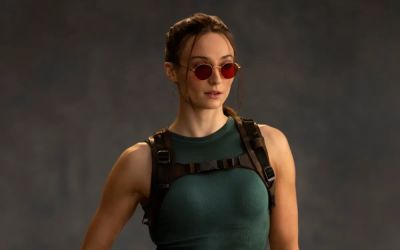 Лариса Крофт - Анджелина Джоли - "Это не Лара Крофт": фанаты Tomb Raider раскритиковали Amazon за выбор Софи Тёрнер на роль Лары Крофт - playground.ru