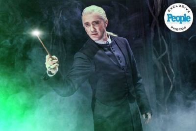 Гарри Поттер - Джоан Роулинг - Томас Фелтон - Появились новые впечатляющие кадры из бродвейской постановки "Гарри Поттер и Проклятое дитя" с Томом Фелтоном - playground.ru