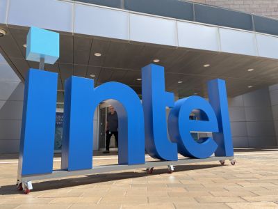 Intel нанимает разработчиков для улучшения работы игр на Linux - playground.ru