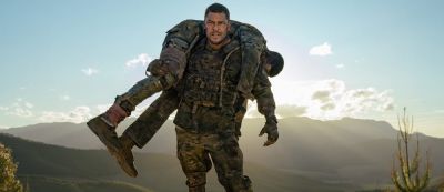 Джон Ричер - Алан Ритчсон - Джек Ричер против инопланетного робота: Обзор фильма «Военная машина» от Netflix - gamemag.ru - Афганистан