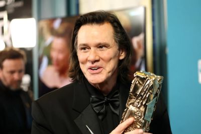 Джеймс Керри - Организаторы премии "Сезар" опровергли слухи о "клоне" Джима Керри - playground.ru - Париж