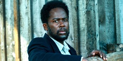 Джефф Пинкнер - Каталина Сандино - Финал близко: сериал "Извне" завершится на пятом сезоне - playground.ru
