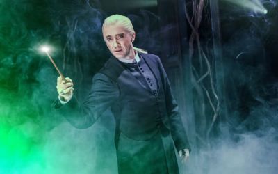Гарри Поттер - Томас Фелтон - Том Фелтон продлил участие в бродвейской постановке "Гарри Поттер и Проклятое дитя" на полгода из-за кассового рекорда - playground.ru