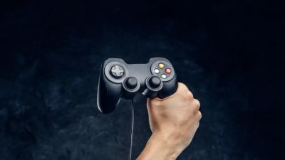 Компания Sony запатентовала геймпад, который твердеет при игре - ridus.ru