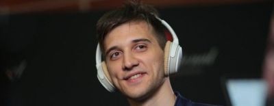 Arteezy: «Кто-нибудь знает, Stariy_bog поедет на TI? Я бы врезал ему по лицу в реальной жизни» - dota2.ru