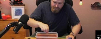 TeaGuvnor запустил комнату ожидания ивента в Dota 2 — на этот раз кастер пытается выпить воду шпажкой - dota2.ru
