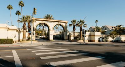Калифорния готовит иск против слияния Paramount и Warner Bros. - в ответ студия может перенести свой штаб в другое место - playground.ru - штат Калифорния - Нью-Йорк - Вашингтон - штат Орегон - штат Коннектикут - штат Колорадо - штат Невада
