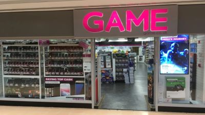 Игровые ритейлеры выступили против отказа PlayStation от дисков: "Пришло время защищать то, что действительно важно" - playground.ru - Англия