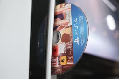 Сообщается, что Sony не ожидала такой бурной негативной реакции на решение прекратить выпуск игр на дисках - playground.ru