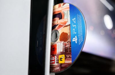 Издатели узнали об отказе PlayStation от дисков одновременно с игроками - playground.ru - Индия