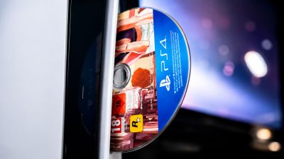 Серкан Тото - Аналитик объяснил, почему Sony не откажется от решения прекратить выпуск игр на дисках - playground.ru
